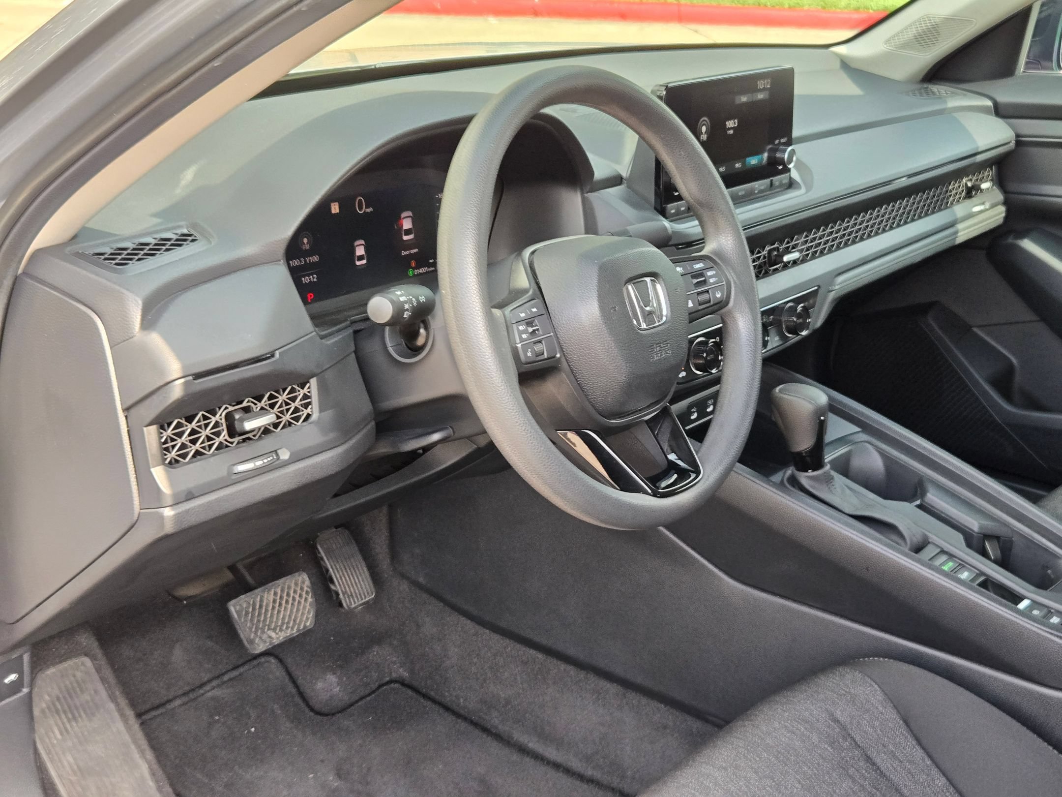 Used 2025 Honda Accord SE image 12