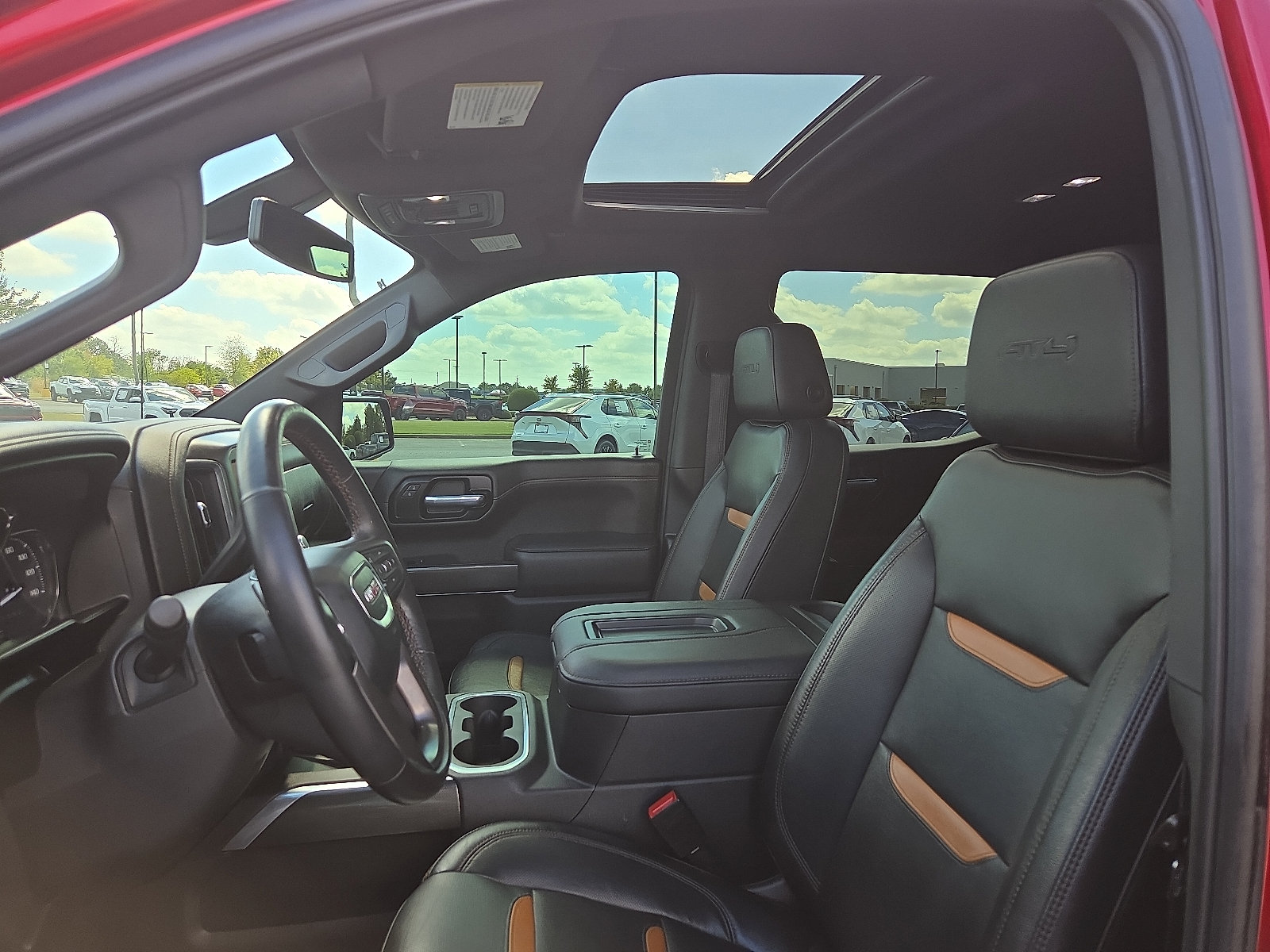 Used 2021 GMC Sierra 1500 AT4 w/ AT4 Preferred Package AWD/4WD image 13