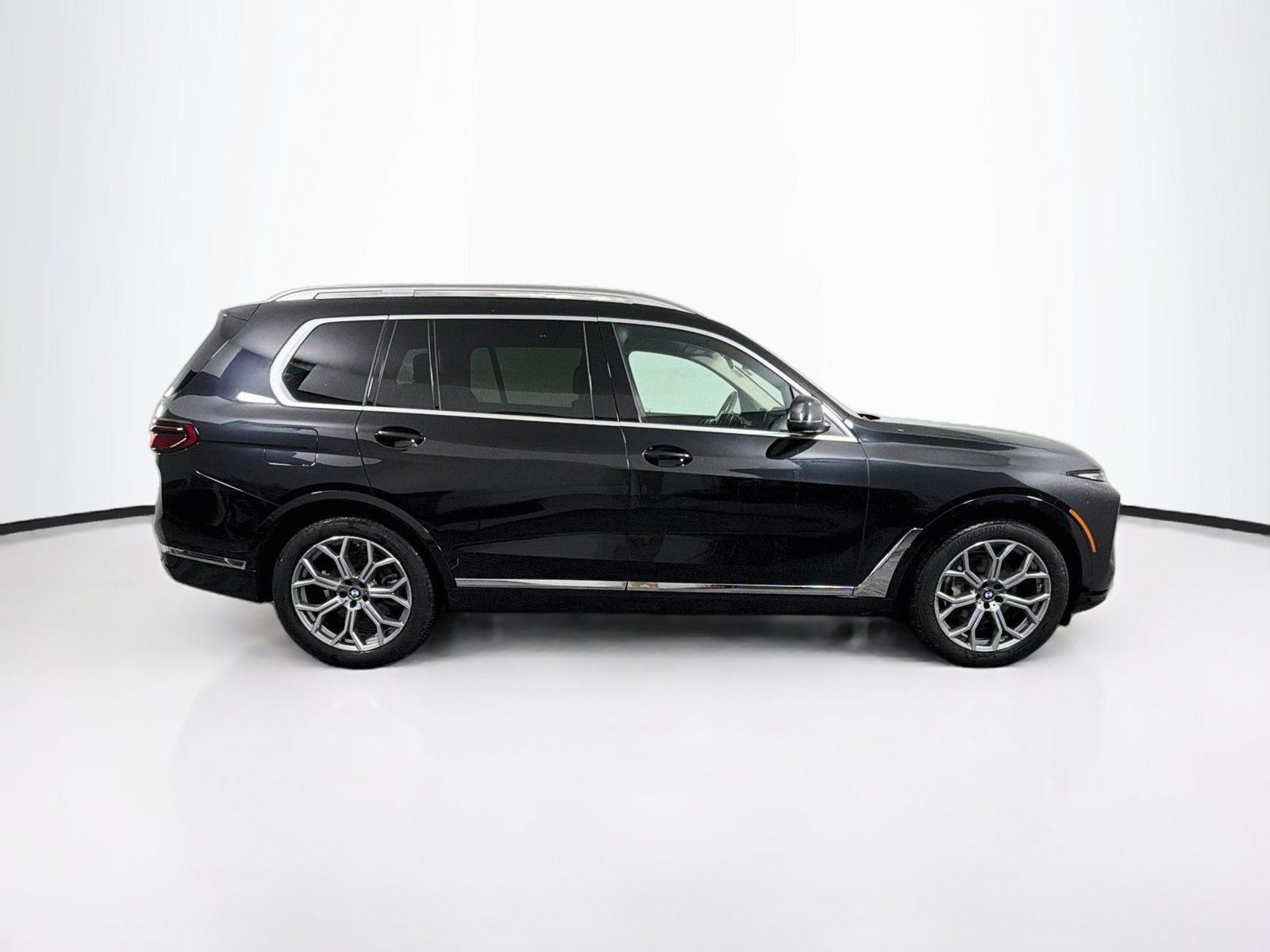 Certified 2025 BMW X7 xDrive40i w/ Climate Comfort Package AWD/4WD image 8