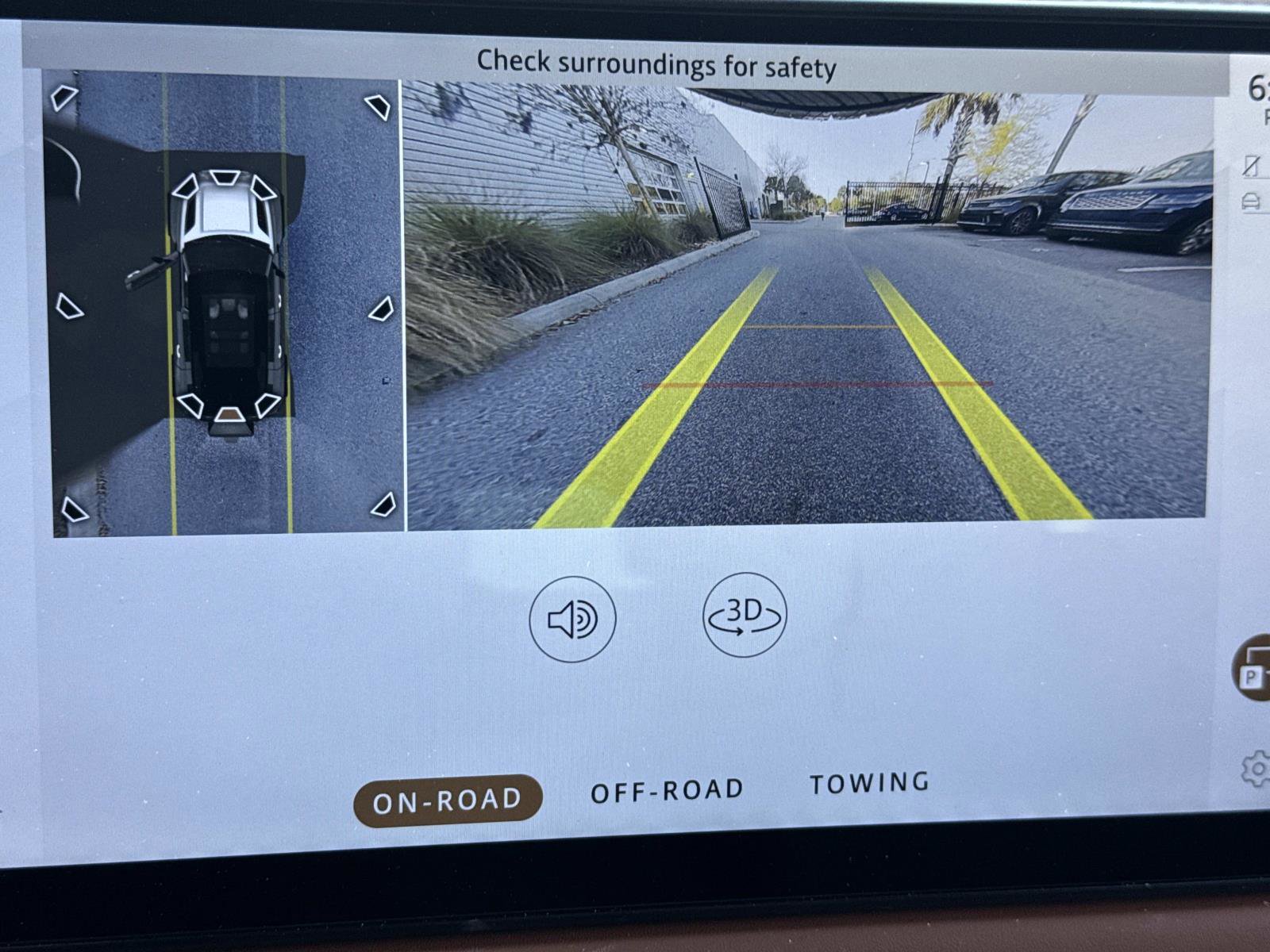 Used 2025 Land Rover Defender 110 image 24