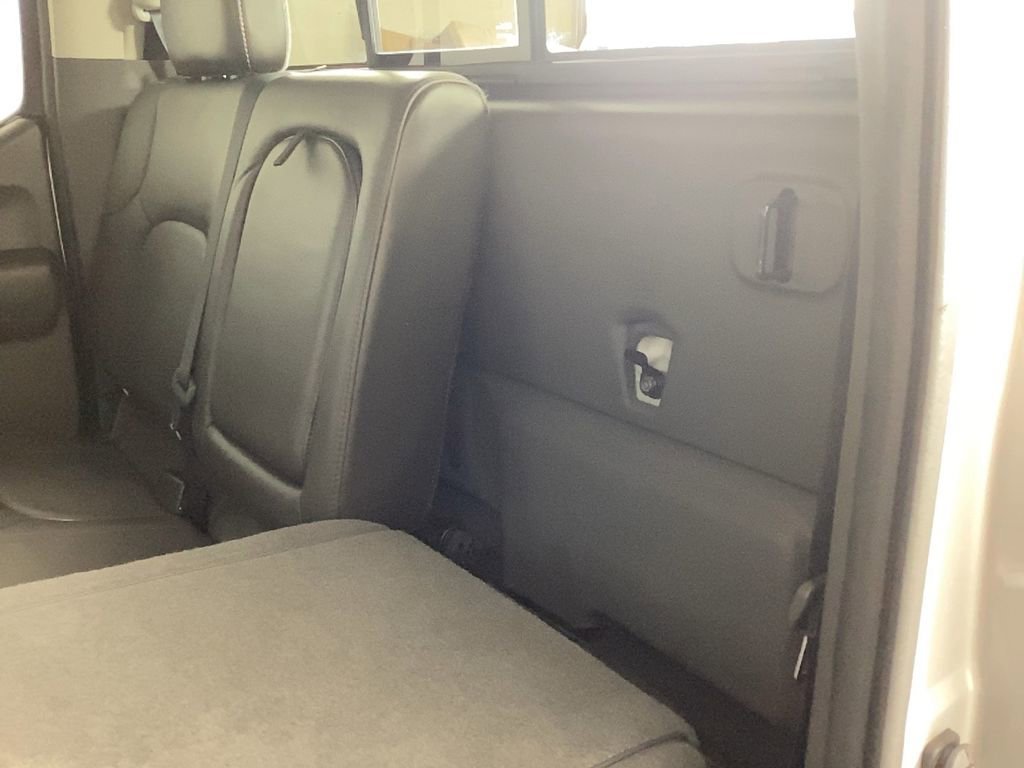 Used 2015 Nissan Frontier PRO-4X image 17