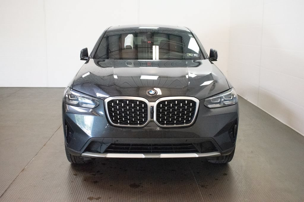 Certified 2025 BMW X4 xDrive30i w/ Premium Package AWD/4WD image 2