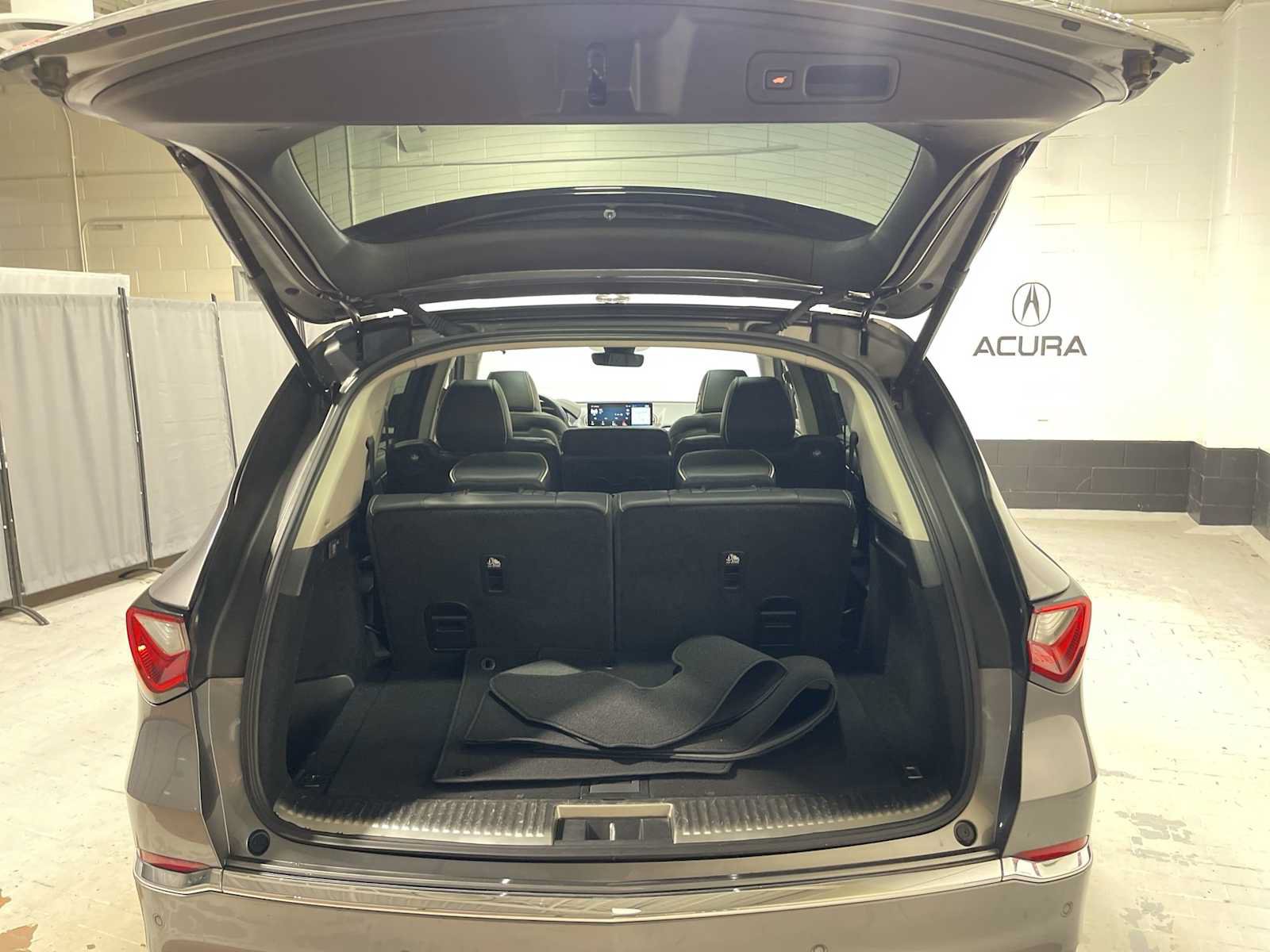 Certified 2024 Acura MDX w/ Advance Package AWD/4WD image 19
