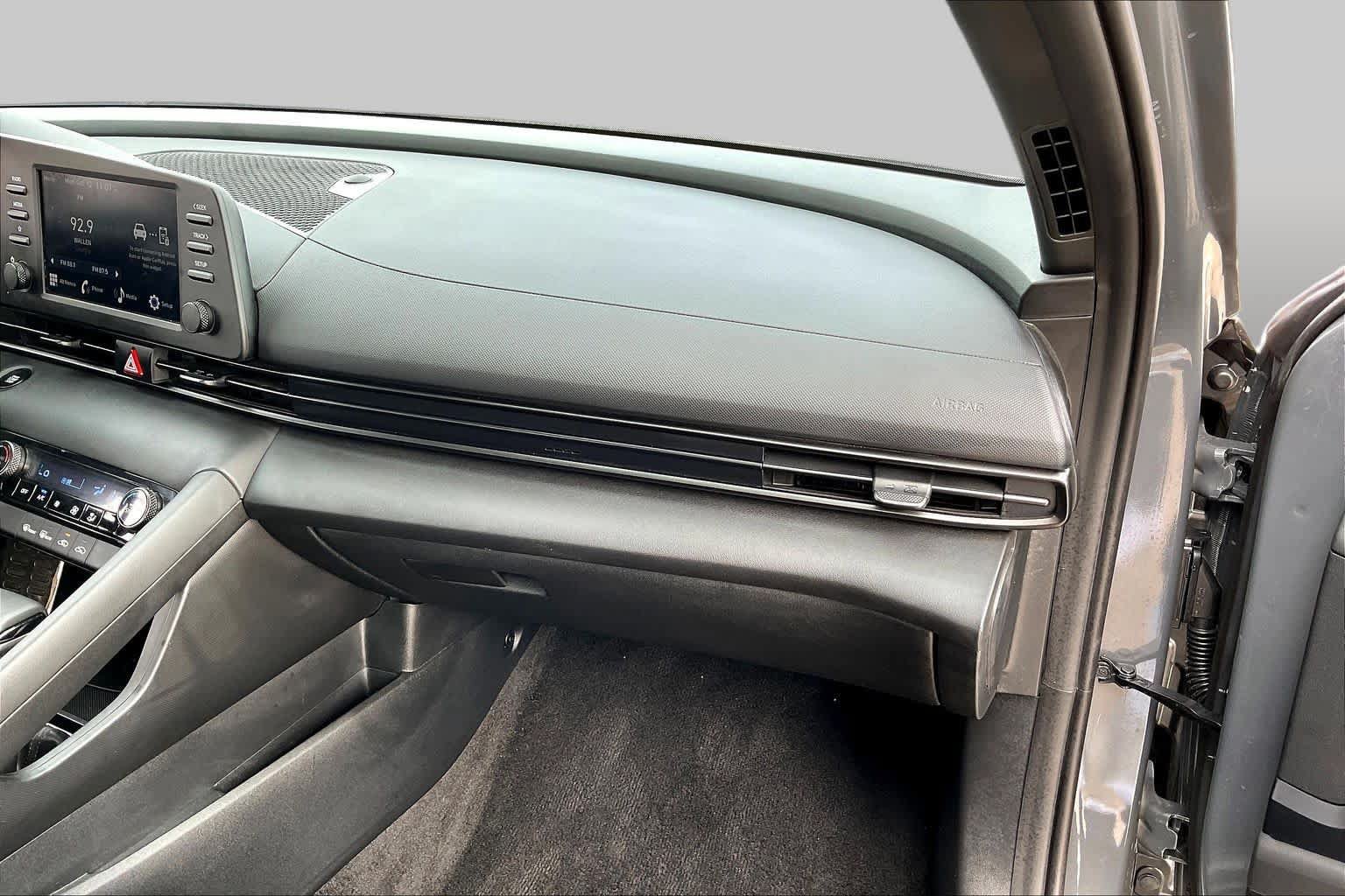Used 2026 Hyundai Elantra Sport FWD image 18