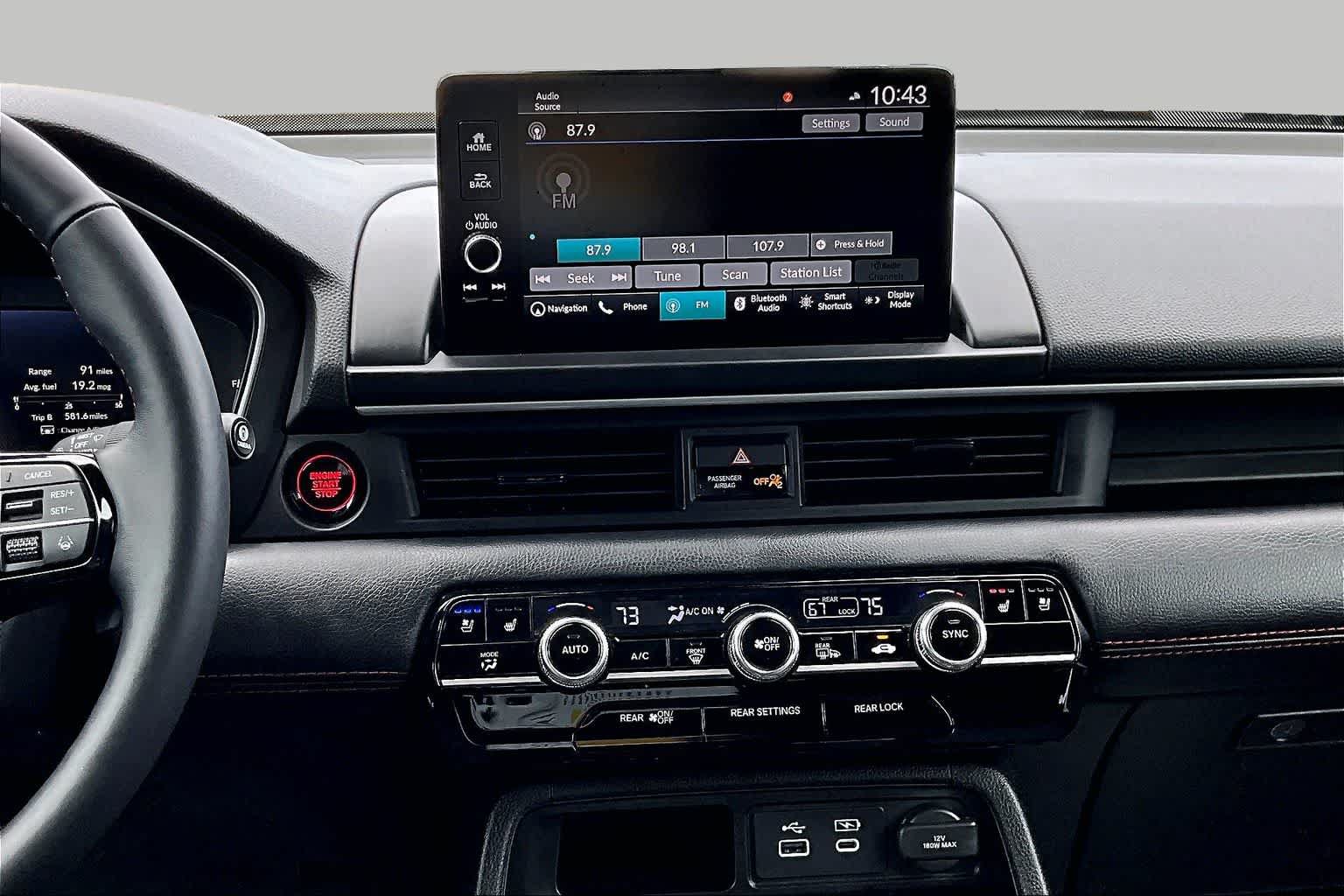 Used 2025 Honda Pilot Black Edition image 7