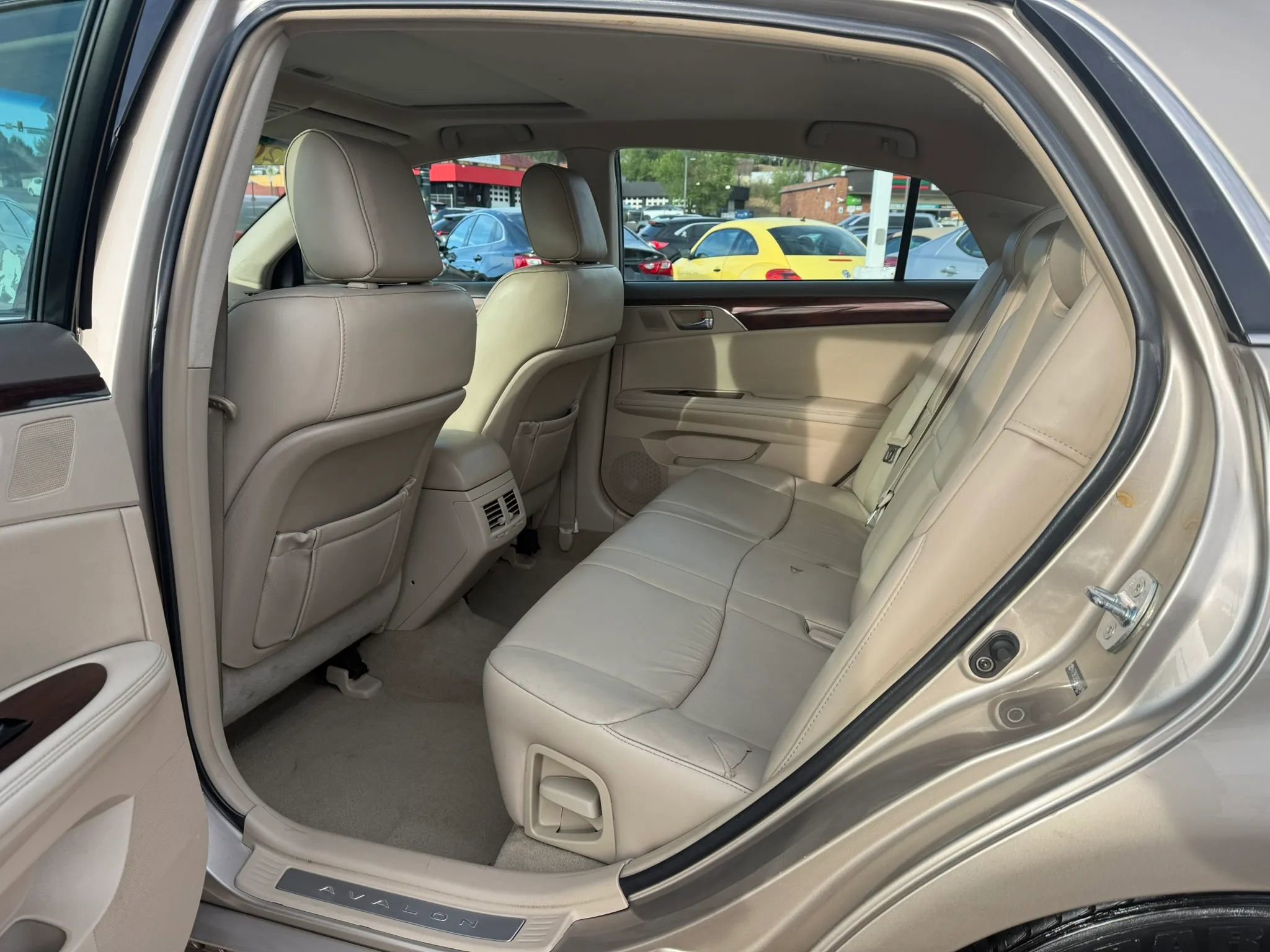 Used 2009 Toyota Avalon XLS FWD image 12