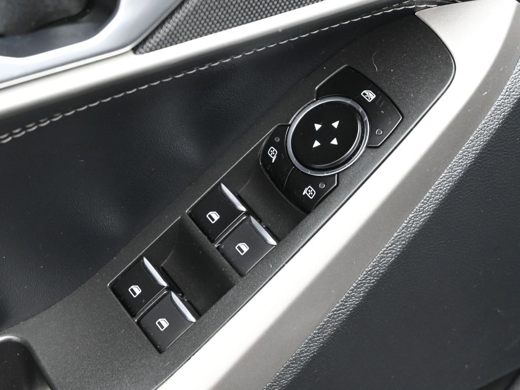 Certified 2022 Ford Explorer XLT w/ Equipment Group 202A image 10