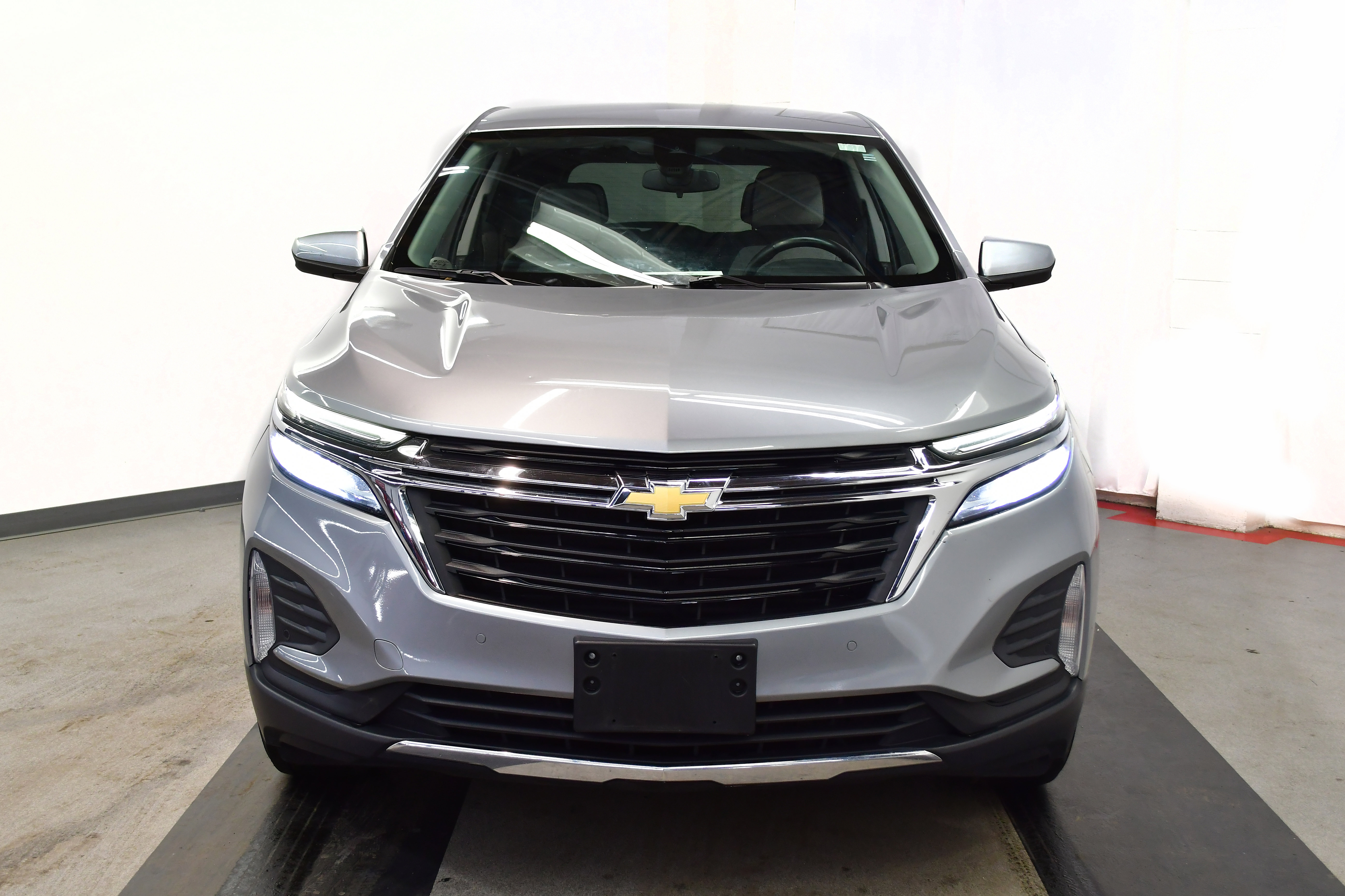 Used 2024 Chevrolet Equinox LT image 3