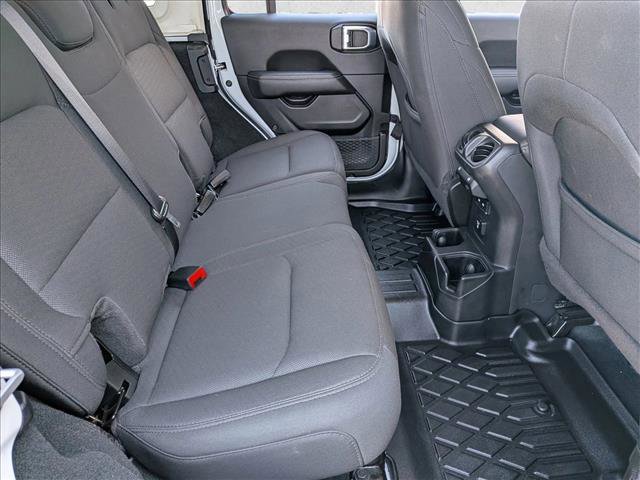 Used 2022 Jeep Wrangler Unlimited Sahara image 24