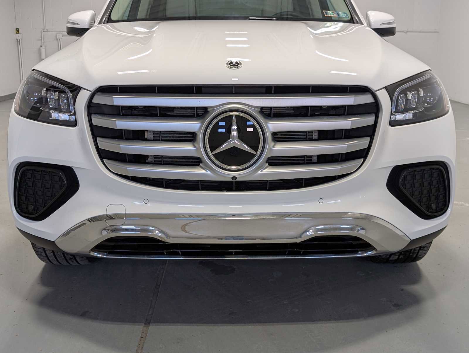 Certified 2026 Mercedes-Benz GLS 450 4MATIC image 2