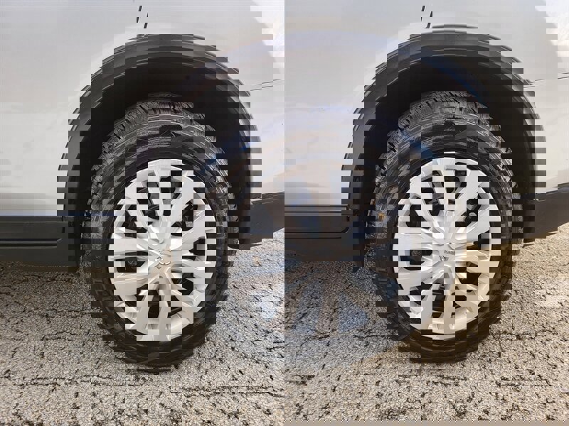 Used 2016 Nissan Rogue S image 28