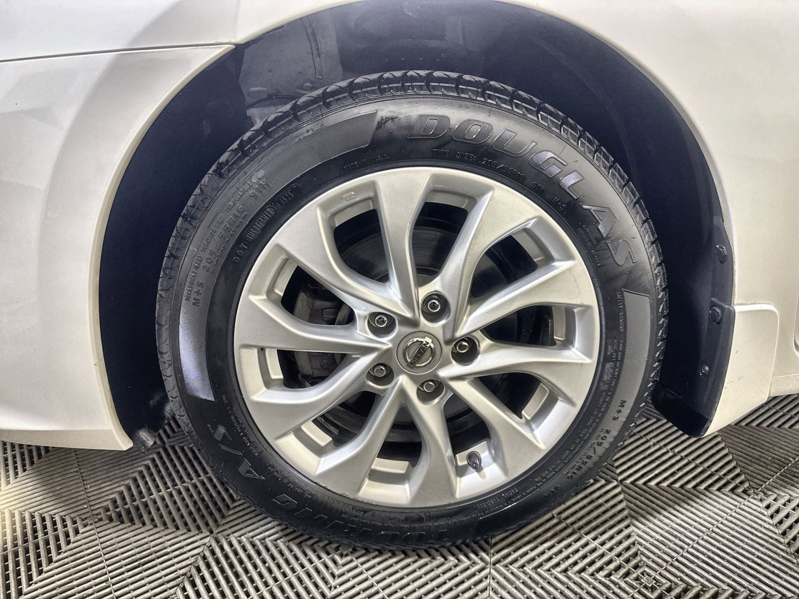 Used 2019 Nissan Sentra S w/ Appearance Package FWD image 12