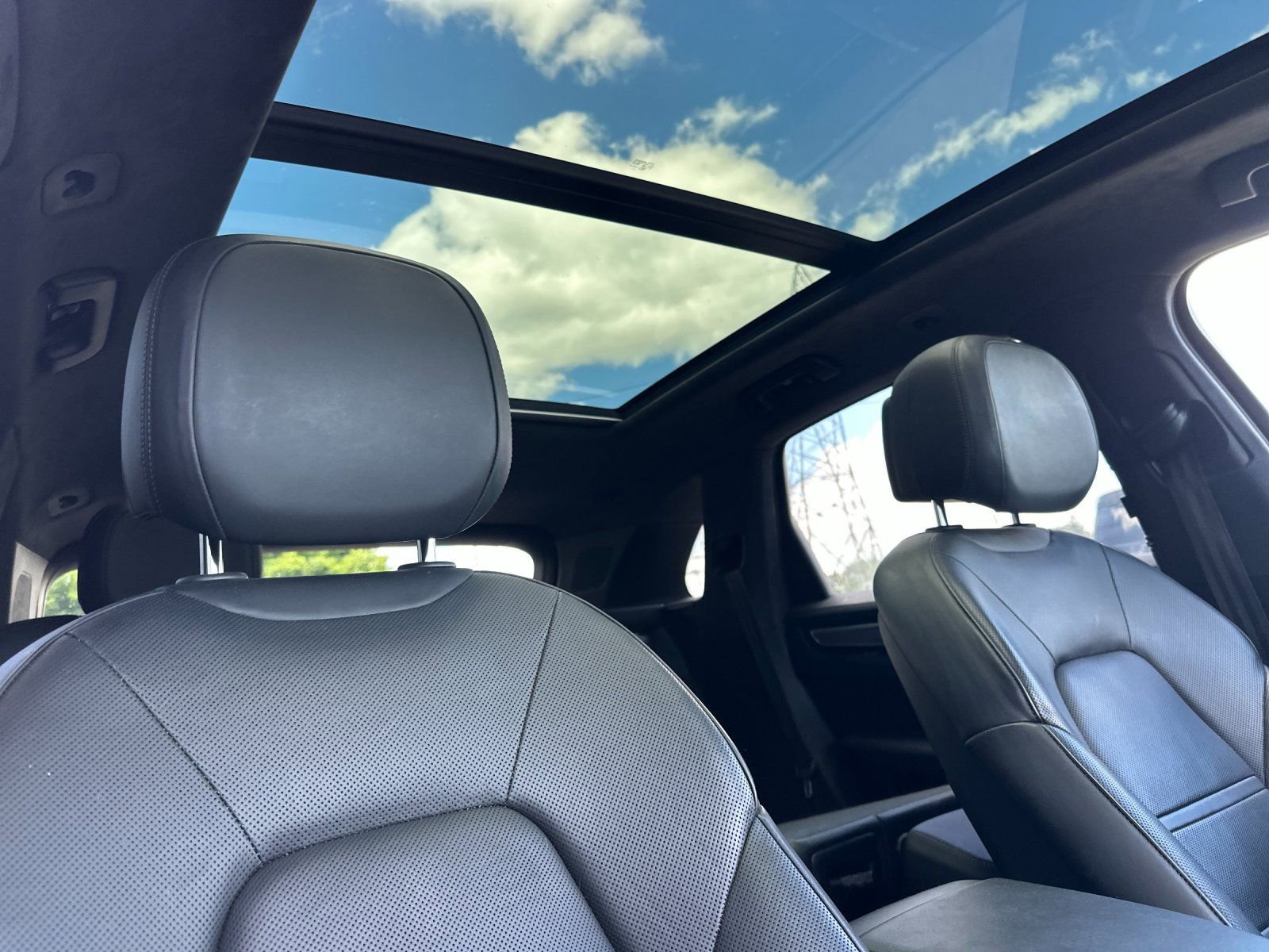 Used 2019 Porsche Cayenne Turbo AWD/4WD image 16