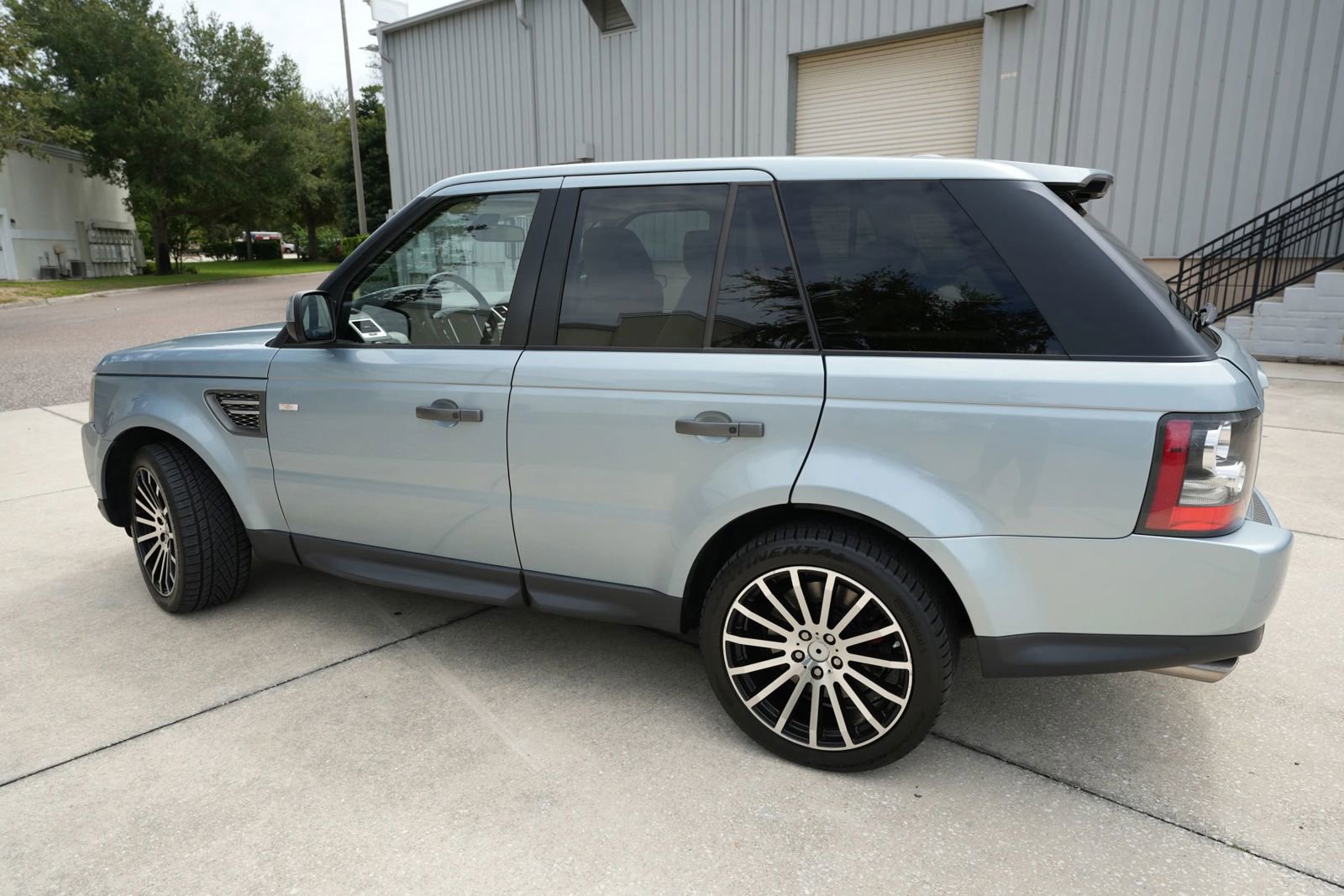 Used 2011 Land Rover Range Rover Sport Supercharged image 6