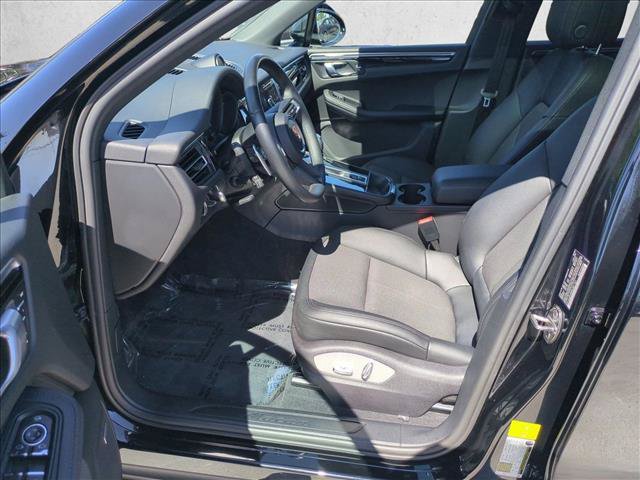 Used 2024 Porsche Macan Turbo AWD/4WD image 17
