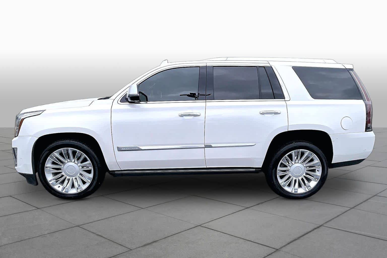 Used 2020 Cadillac Escalade Platinum RWD image 32