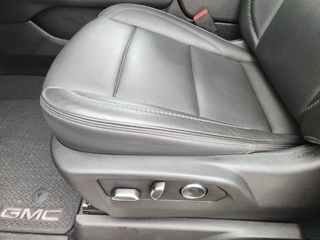 Used 2021 GMC Yukon Denali w/ Denali Ultimate Package image 18