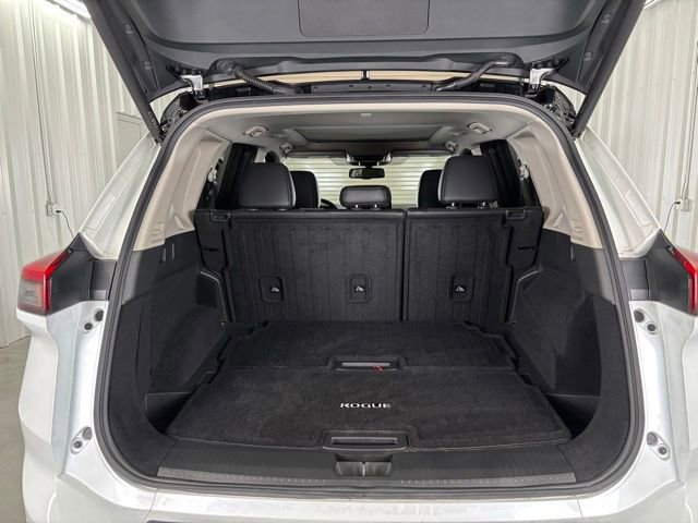Used 2024 Nissan Rogue Platinum w/ Platinum Premium Package image 13