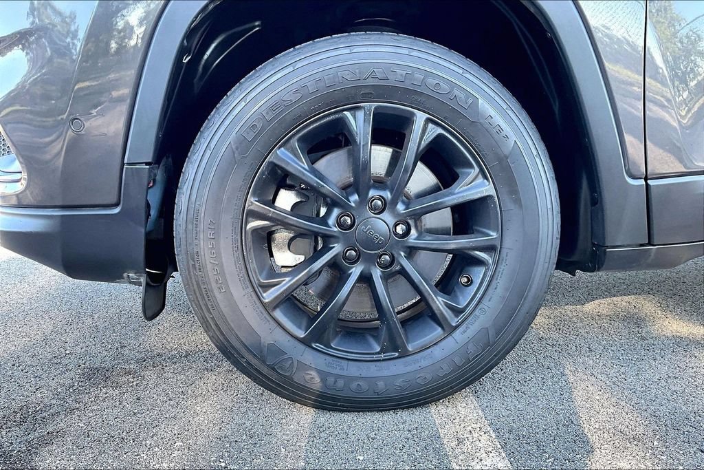 Used 2023 Jeep Cherokee Altitude Lux AWD/4WD image 9