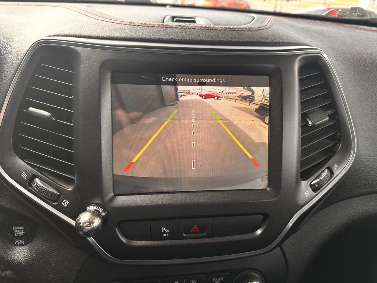 Used 2019 Jeep Cherokee Trailhawk w/ Trailer Tow Group AWD/4WD image 11