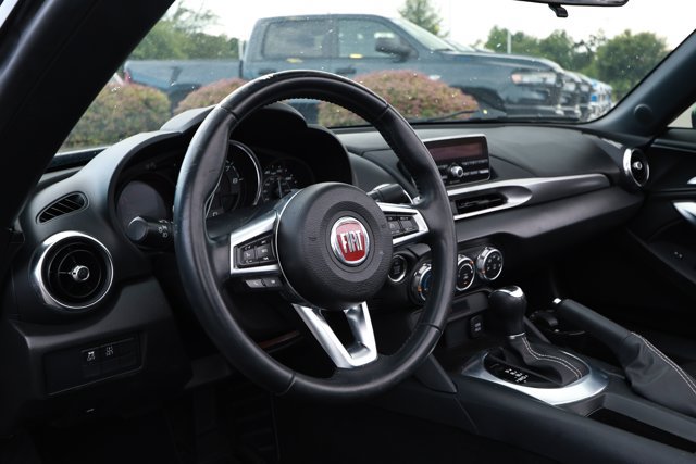 Used 2017 FIAT 124 Spider Classica RWD image 27