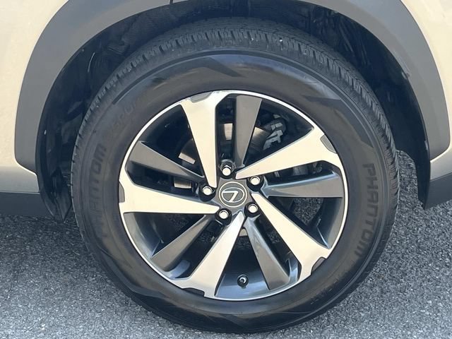 Used 2018 Lexus NX 300 FWD w/ Premium Package image 11