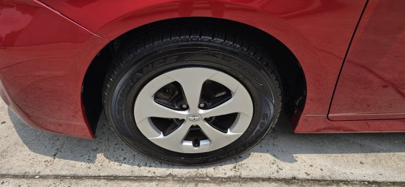Used 2013 Toyota Prius Four w/ Deluxe Solar Roof Pkg FWD image 10