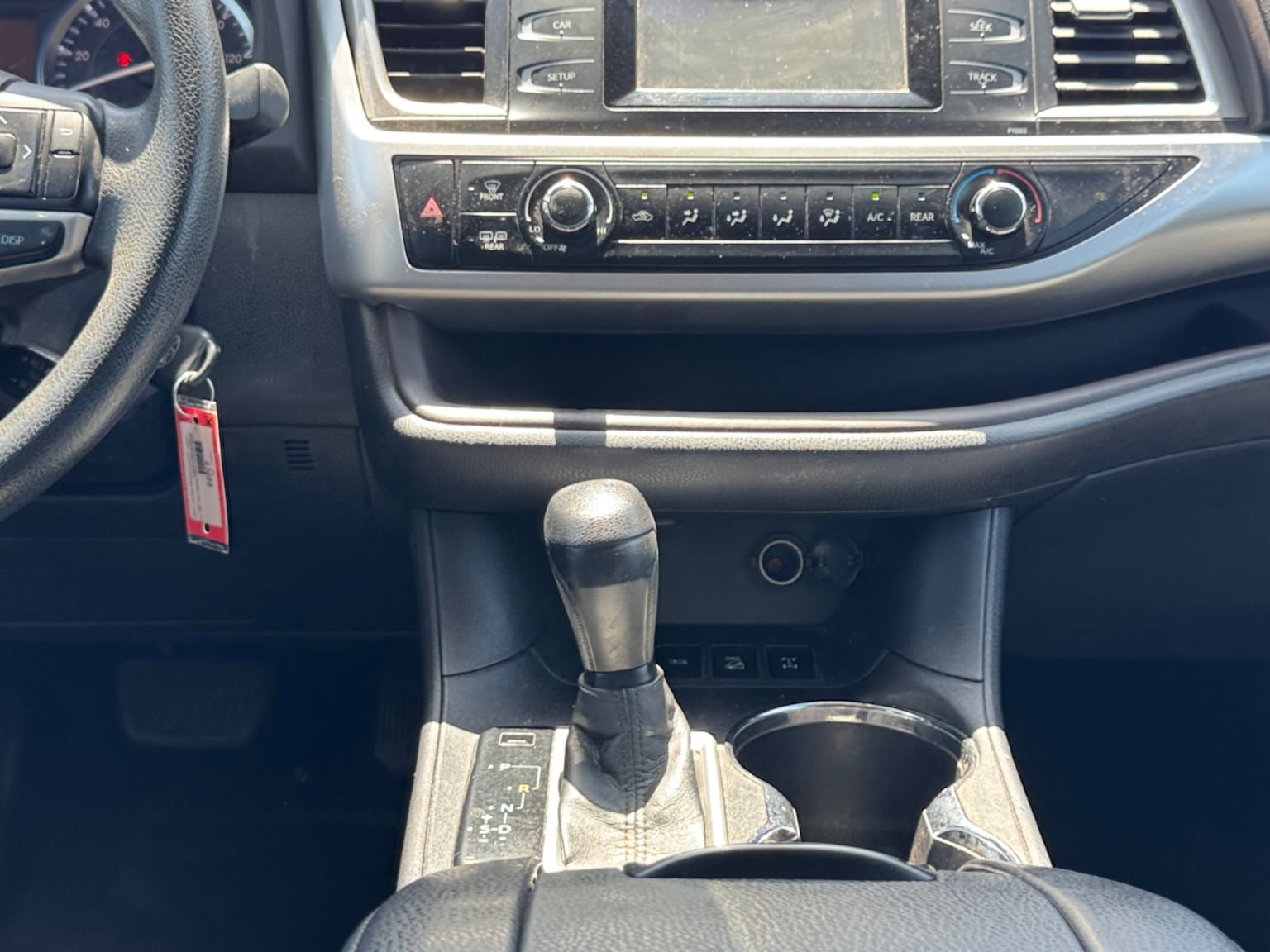 Used 2016 Toyota Highlander LE AWD/4WD image 15