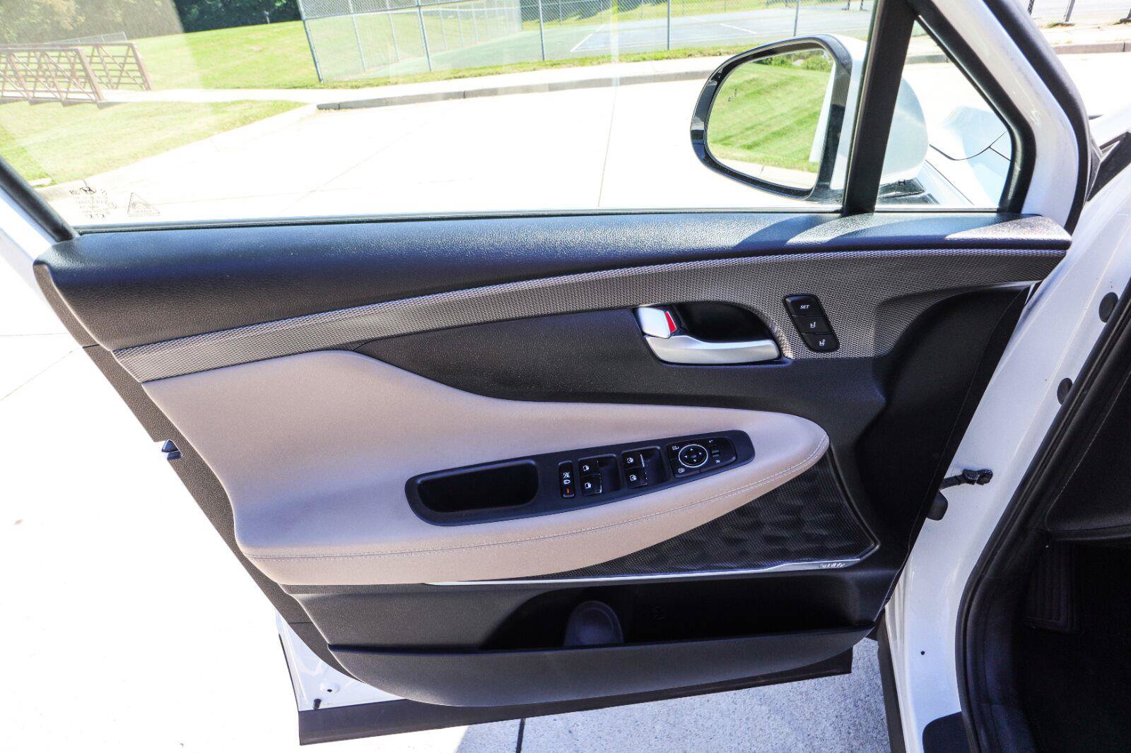 Used 2019 Hyundai Santa Fe AWD image 35