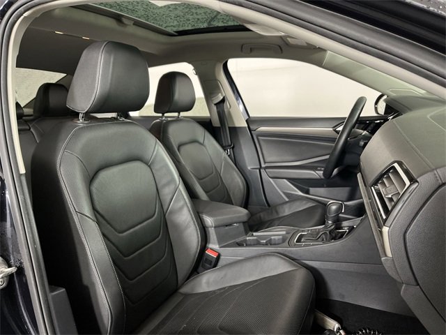 Used 2019 Volkswagen Jetta SEL Premium image 25