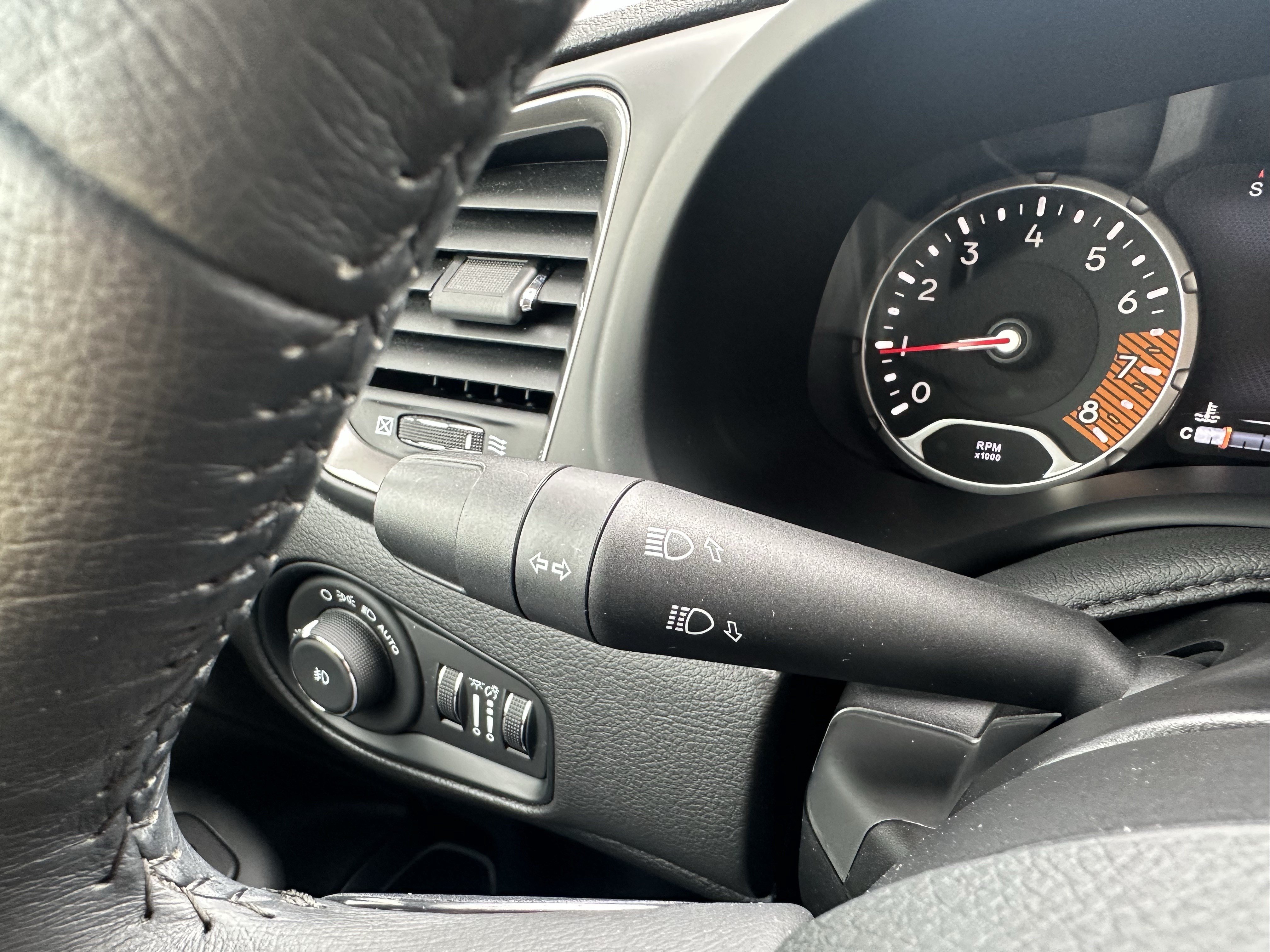 Used 2022 Jeep Renegade Limited AWD/4WD image 19