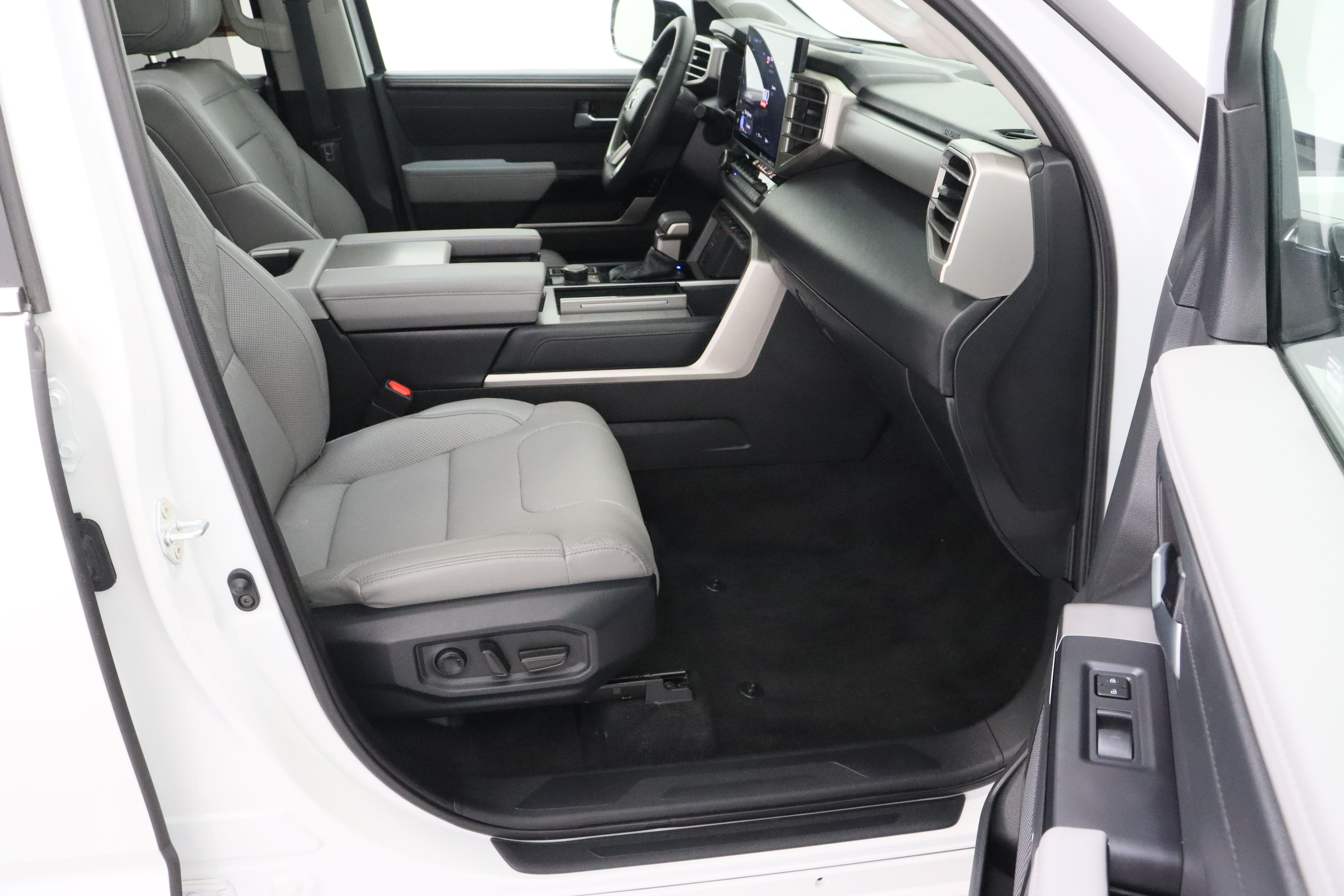 Certified 2024 Toyota Sequoia Limited AWD/4WD image 42