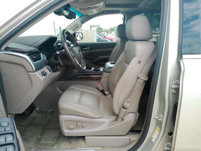 Used 2016 Chevrolet Suburban LT RWD image 12