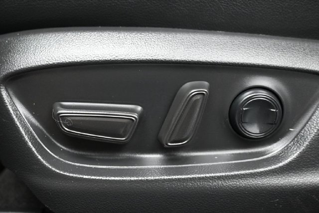 Used 2022 Toyota Camry SE FWD image 8