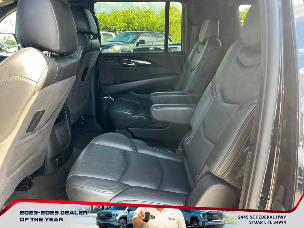 Used 2020 Cadillac Escalade ESV Platinum AWD/4WD image 11