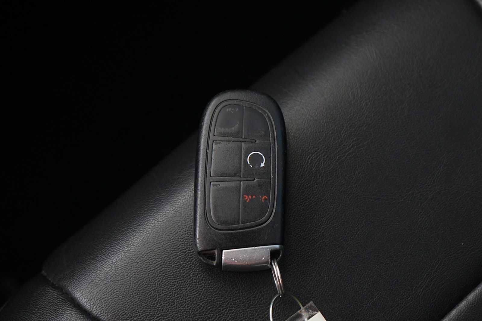 Used 2021 Jeep Cherokee Latitude Plus FWD image 28