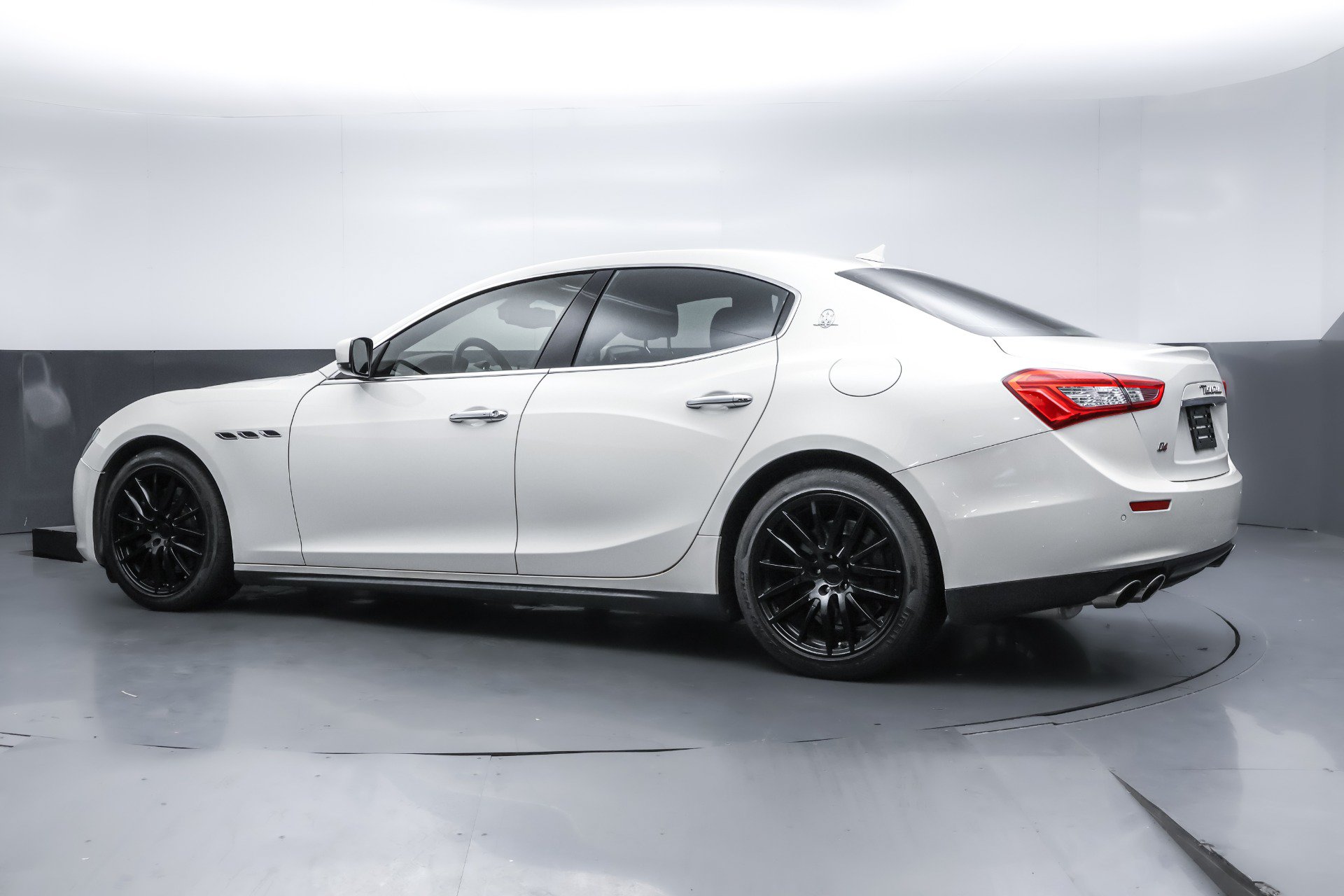 Used 2014 Maserati Ghibli S Q4 AWD/4WD image 27