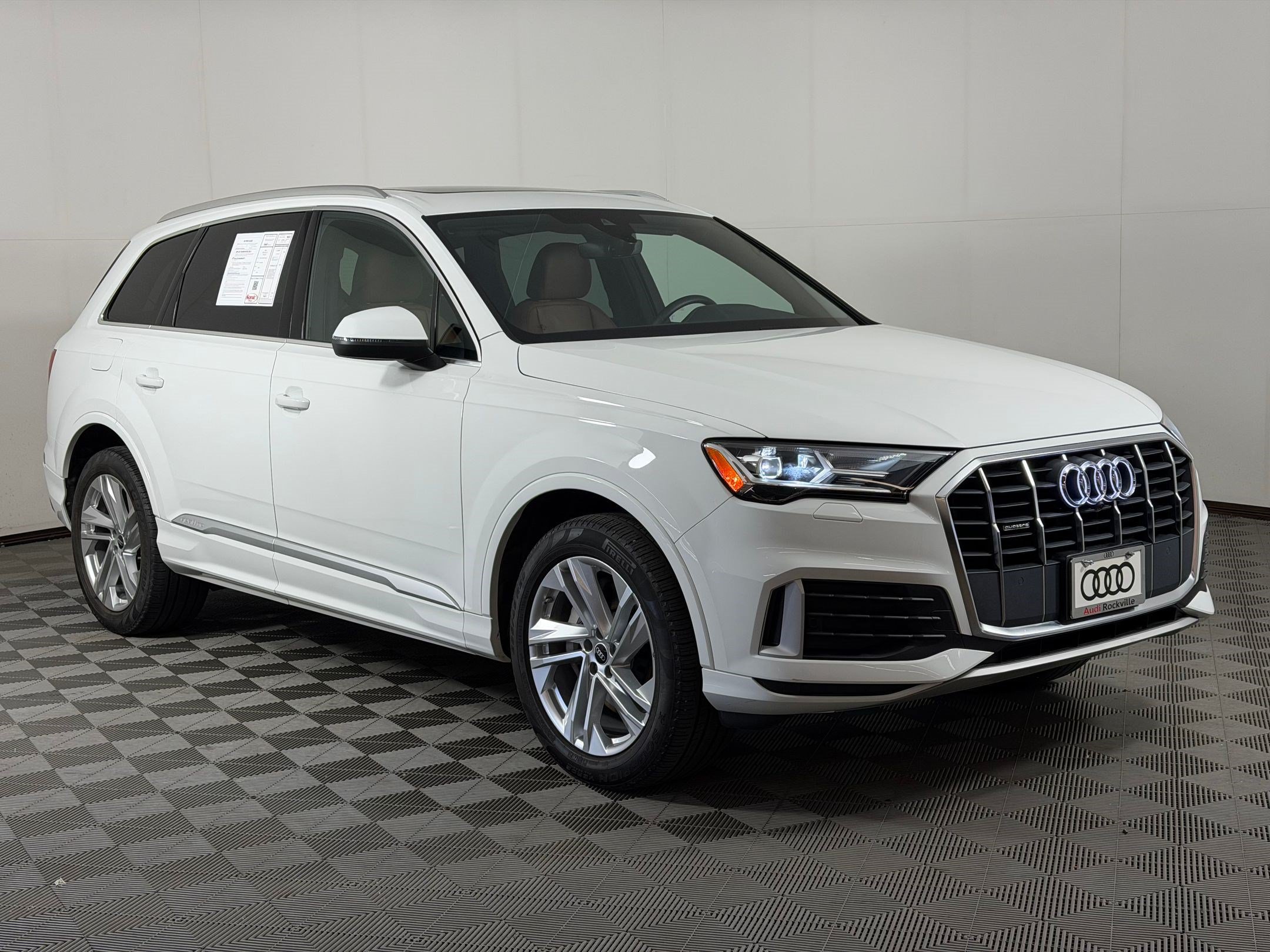 Certified 2023 Audi Q7 2.0T Premium w/ Towing Package AWD/4WD image 7