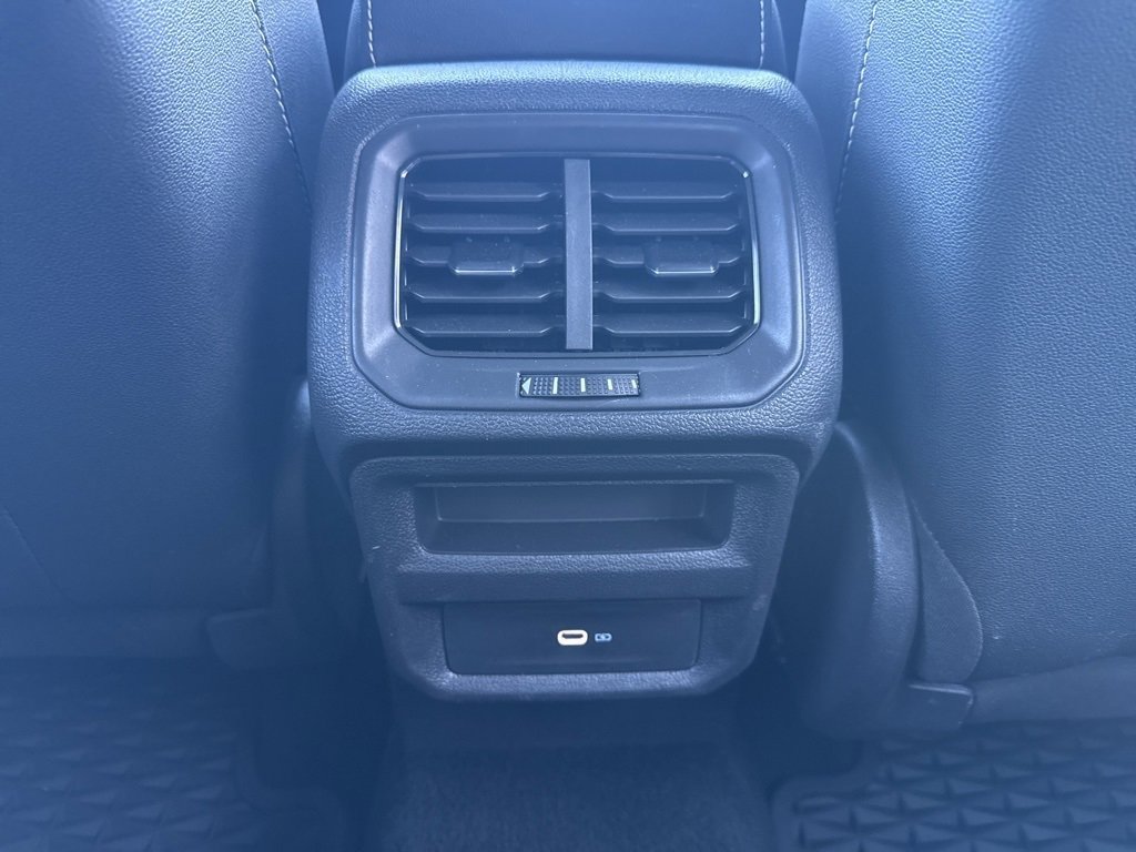 Used 2022 Volkswagen Taos SE image 21