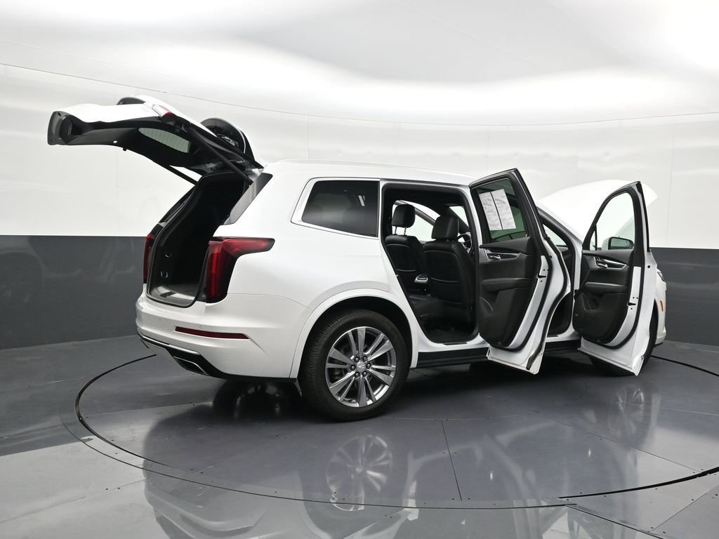 Used 2023 Cadillac XT6 Premium Luxury image 32