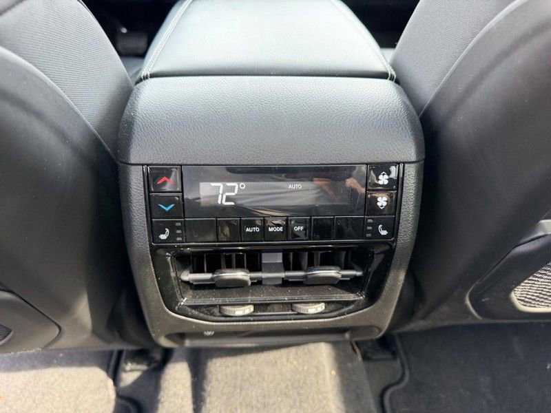 Used 2022 Jeep Grand Cherokee L Limited image 11