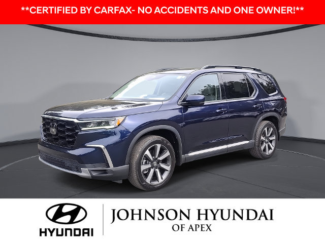 Used 2025 Honda Pilot Touring image 1