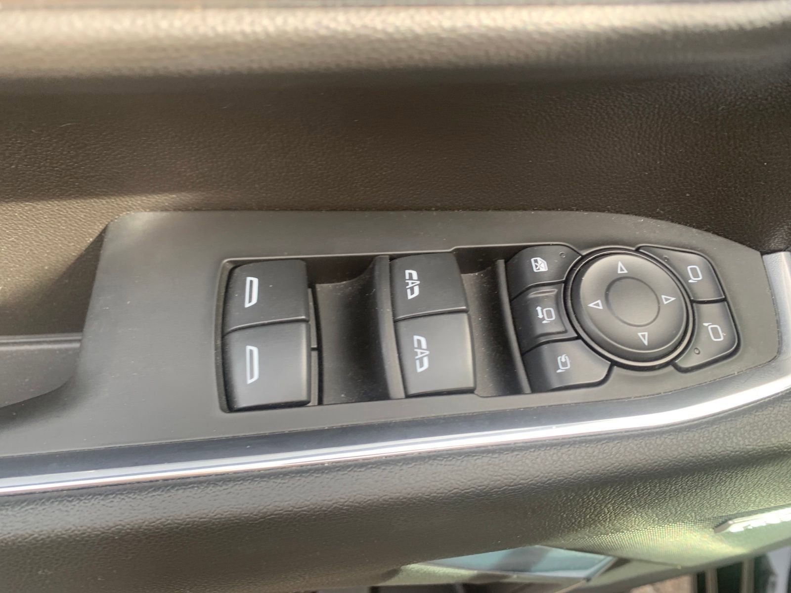 Used 2024 Chevrolet Silverado 2500 LTZ w/ LTZ Plus Package image 13