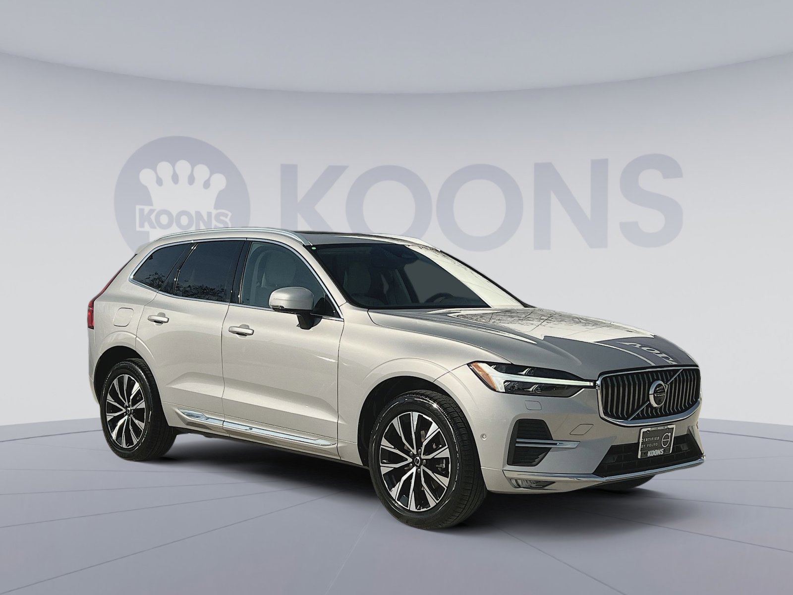 Certified 2023 Volvo XC60 B5 Plus w/ Climate Package image 10