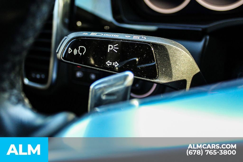 Used 2023 Porsche Cayenne Platinum Edition image 26