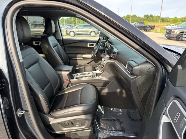 Used 2024 Ford Explorer XLT w/ Equipment Group 202A AWD/4WD image 24