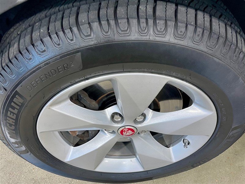 Used 2020 Jaguar E-PACE R-Dynamic S image 9