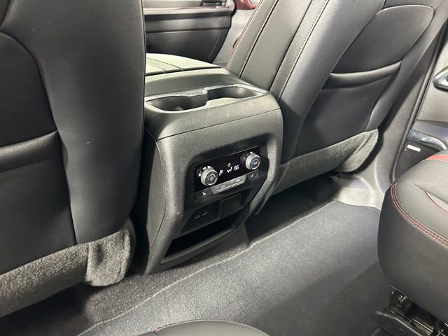 Used 2024 Chevrolet Traverse RS image 19