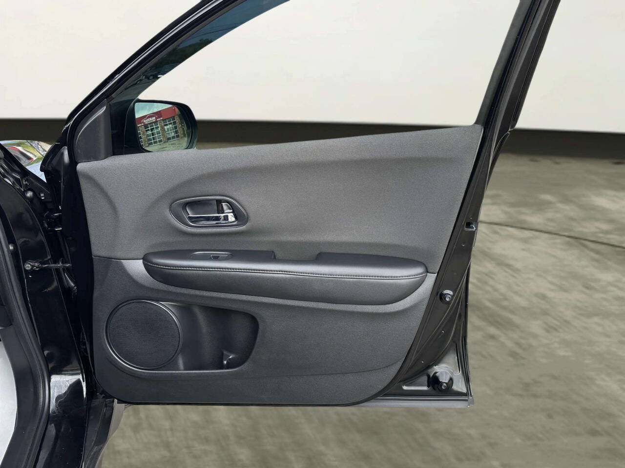 Used 2019 Honda HR-V LX image 22