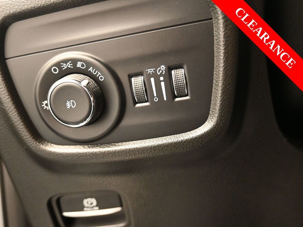Used 2023 Jeep Grand Cherokee Overland image 24